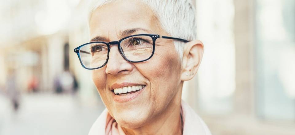 Progressive vs Bifocal Lenses: Pros and Cons Explained